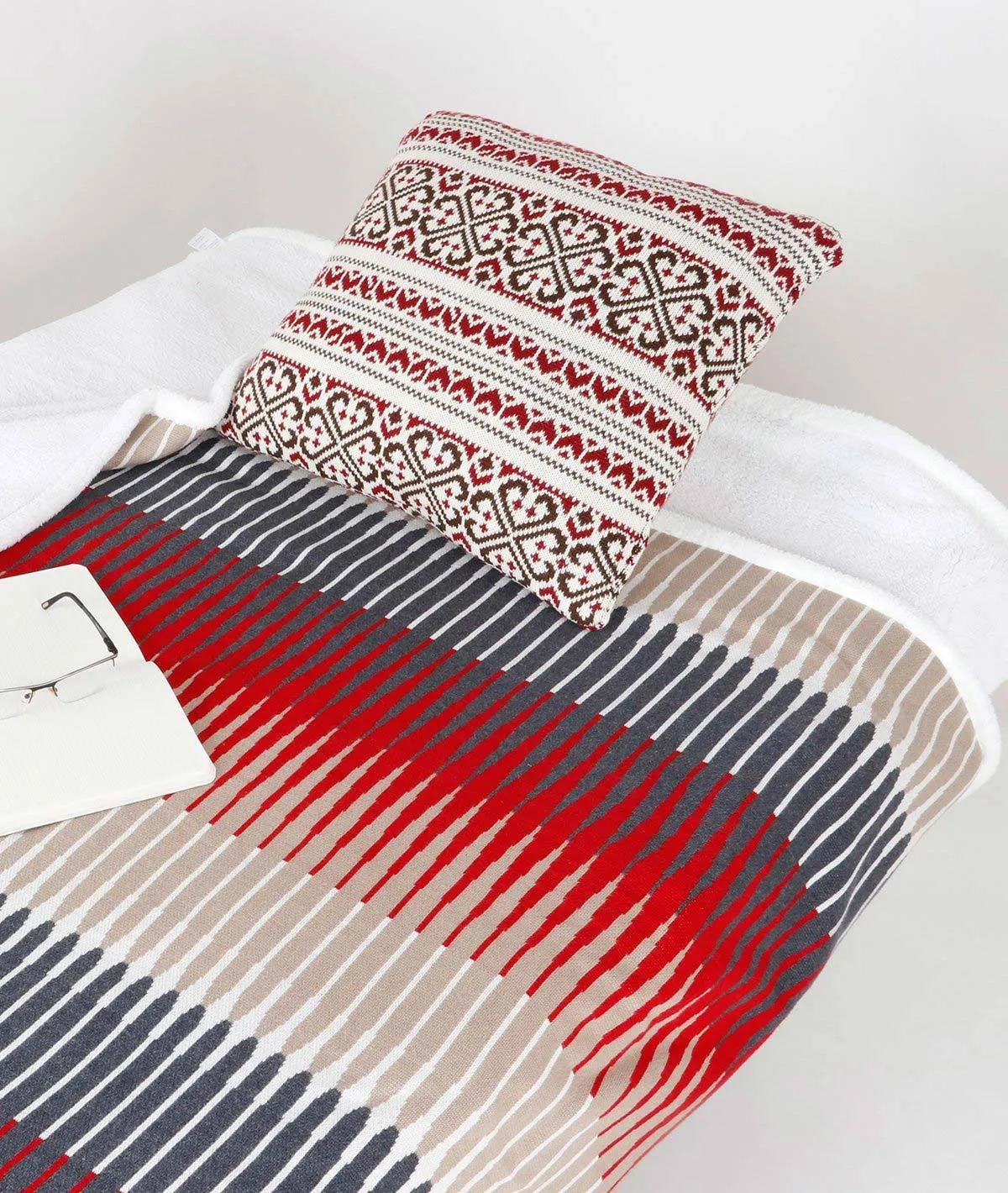 Reda - Multicolor Cotton Knitted Single Bed Blanket layered with Warm Sherpa Fabric